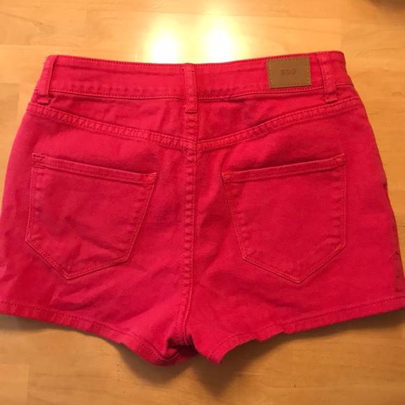 red denim shorts high waisted